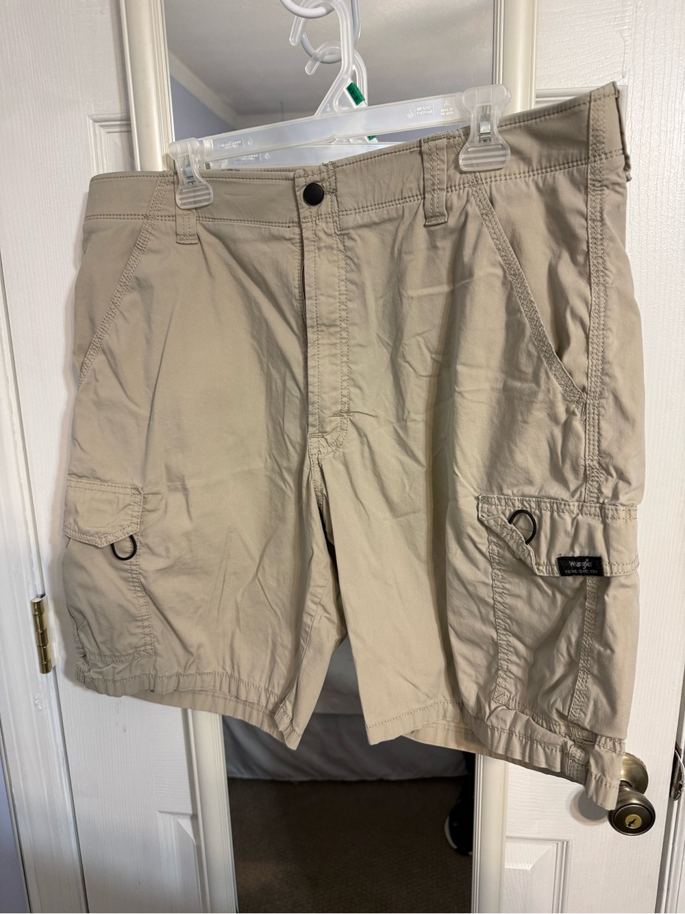 Men's Wrangler Casual Cargo Shorts in Khaki